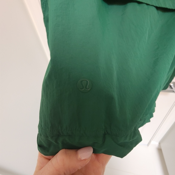 Lululemon Lightweight Hooded Jacket - Everglades Green - Picture 10 of 12